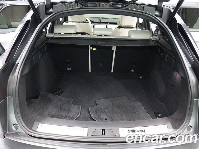 Land Rover Range Rover Velar 2018 — photo 5