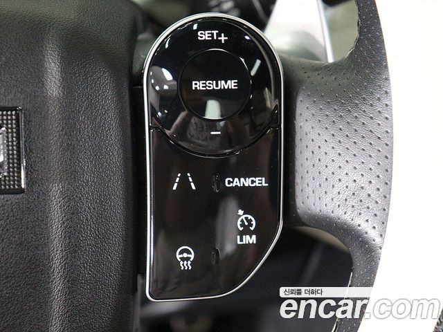 Land Rover Range Rover Velar 2018 — photo 10