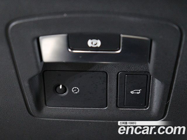 Land Rover Range Rover Velar 2018 — photo 11