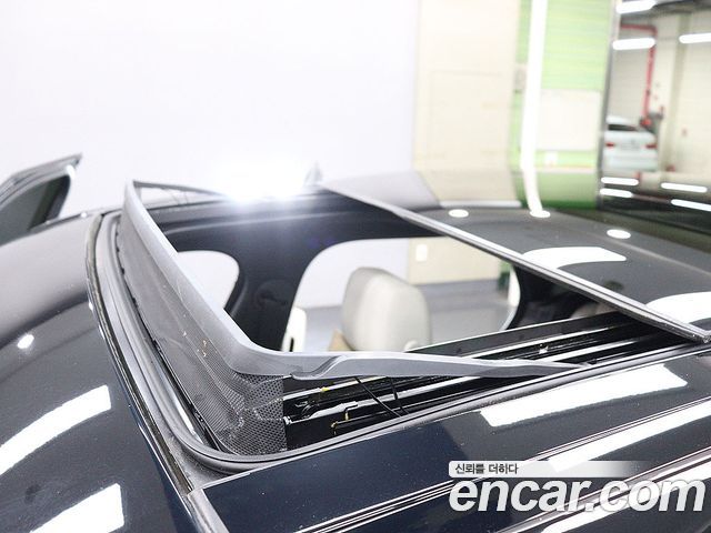 Land Rover Range Rover Velar 2018 — photo 12