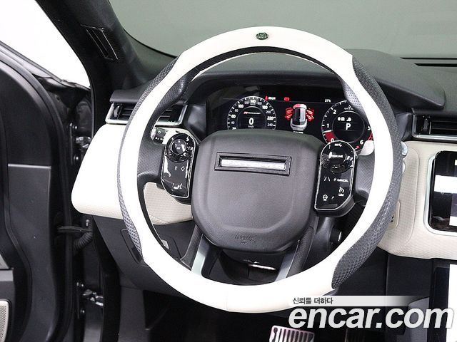 Land Rover Range Rover Velar 2018 — photo 15