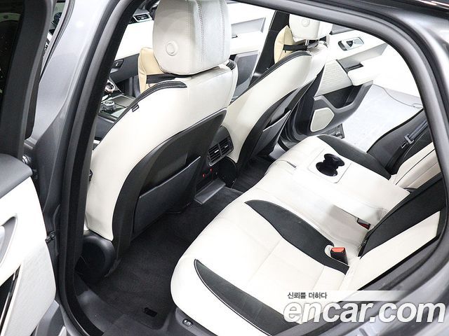 Land Rover Range Rover Velar 2018 — photo 16