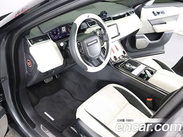 Land Rover Range Rover Velar 2018 — photo 17