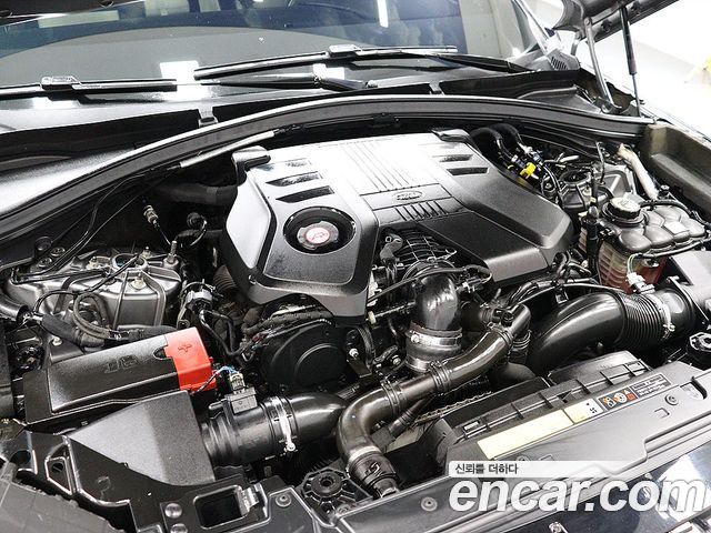 Land Rover Range Rover Velar 2018 — photo 19