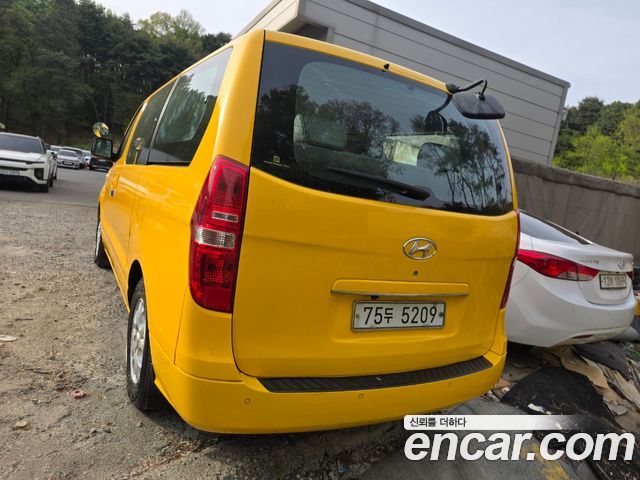 Hyundai Starex 2015 — photo 4
