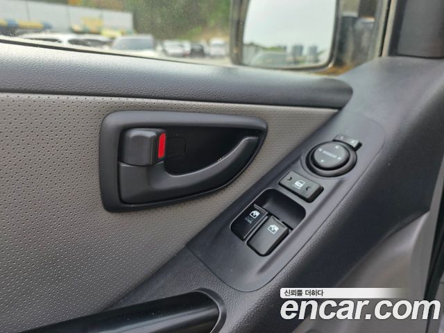 Hyundai Starex 2015 — photo 11