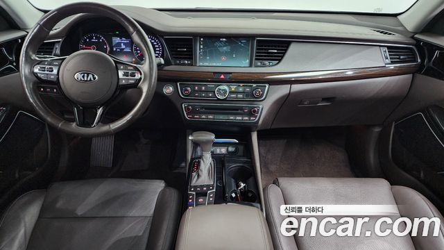 Kia K7 2018 — photo 10