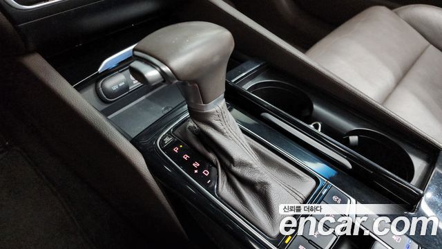 Kia K7 2018 — photo 12