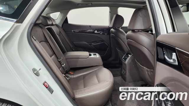 Kia K7 2018 — photo 17