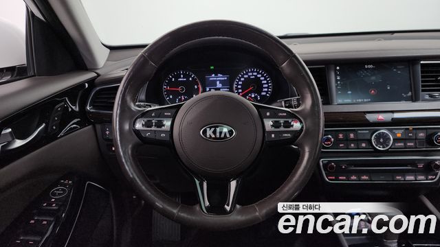 Kia K7 2018 — photo 18