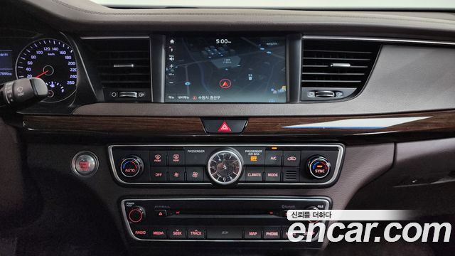 Kia K7 2018 — photo 19