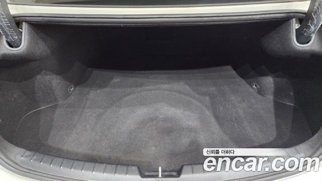 Kia K7 2018 — photo 25