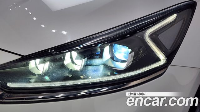 Kia K7 2018 — photo 8
