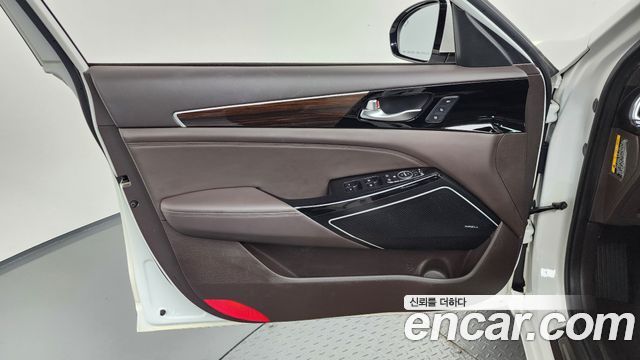 Kia K7 2018 — photo 14