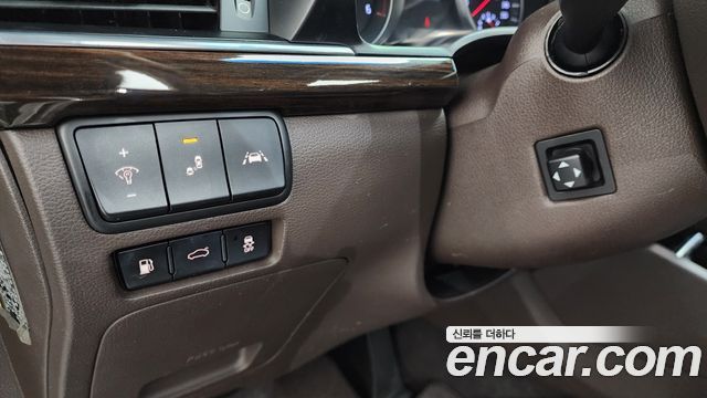 Kia K7 2018 — photo 29