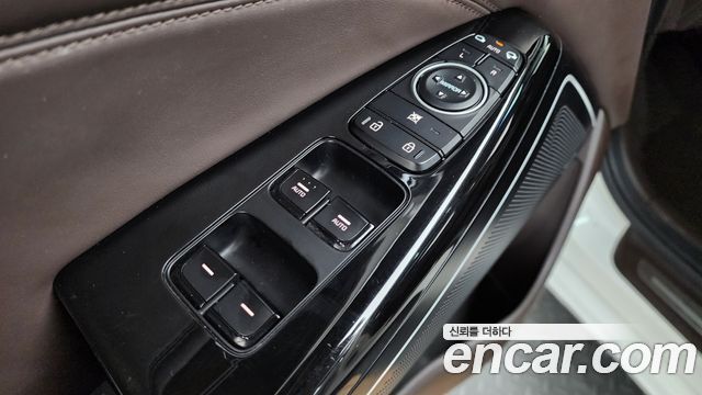 Kia K7 2018 — photo 35