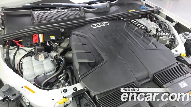 Audi Q7 2022 — photo 6