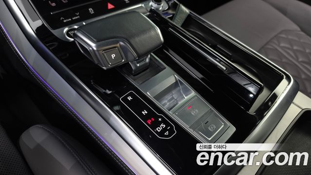 Audi Q7 2022 — photo 11