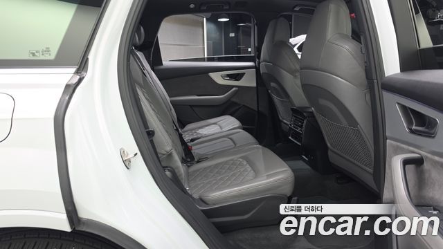 Audi Q7 2022 — photo 14