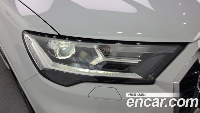 Audi Q7 2022 — photo 8
