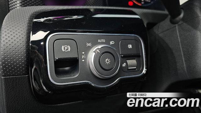Mercedes-Benz A-Class 2021 — photo 25