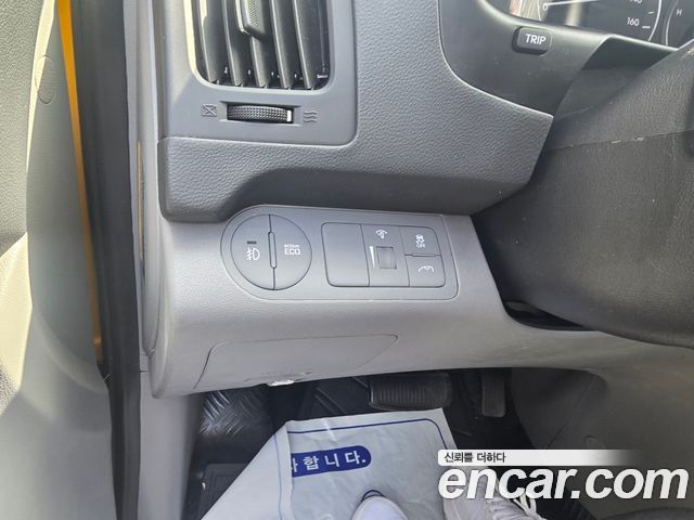 Hyundai Starex 2016 — photo 9
