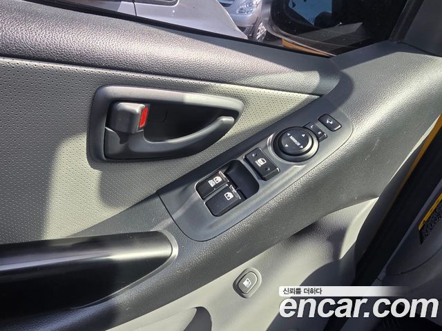 Hyundai Starex 2016 — photo 10