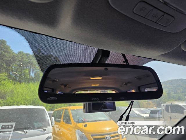 Hyundai Starex 2016 — photo 11