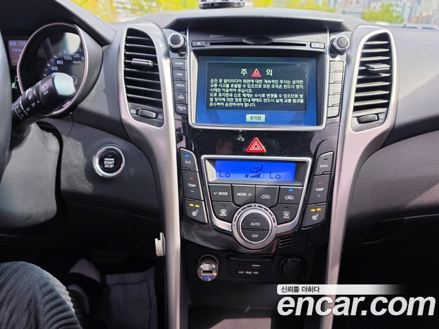 Hyundai i30 2016 — photo 10