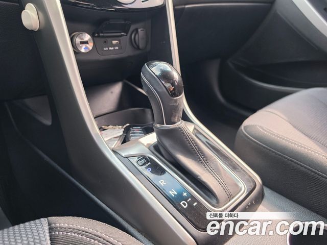 Hyundai i30 2016 — photo 11