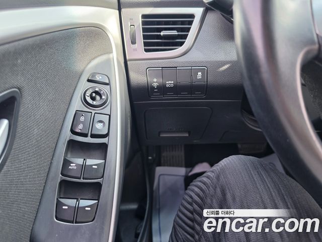 Hyundai i30 2016 — photo 12