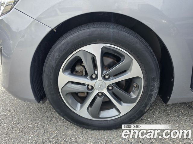 Hyundai i30 2016 — photo 15