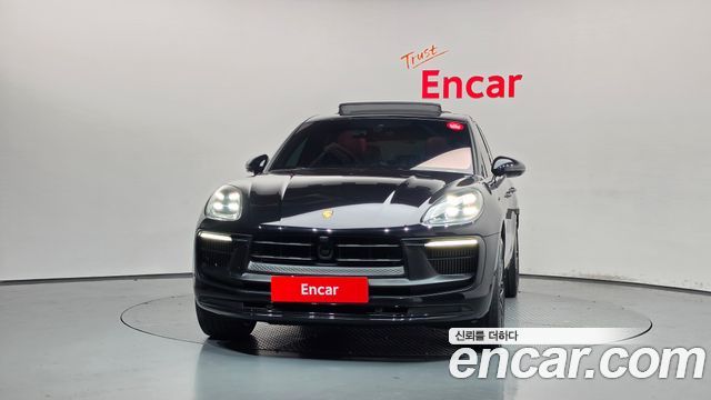 Porsche Macan 2022 — photo 3