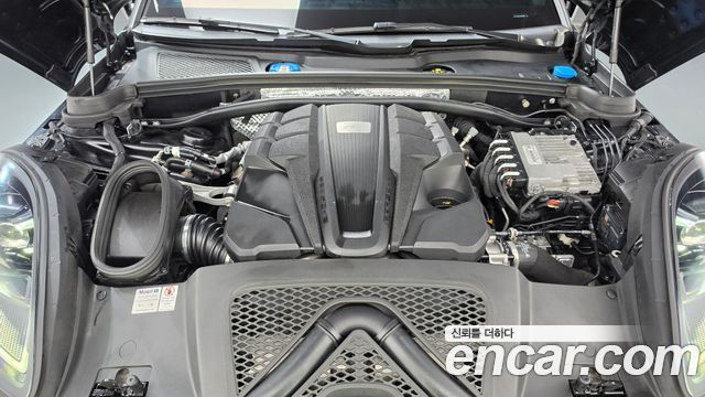 Porsche Macan 2022 — photo 6