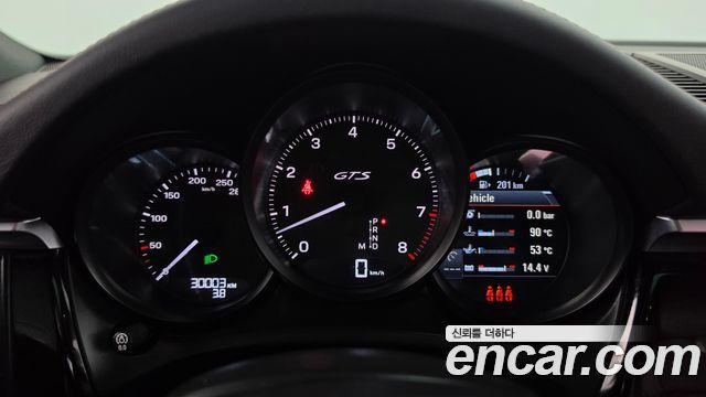 Porsche Macan 2022 — photo 8