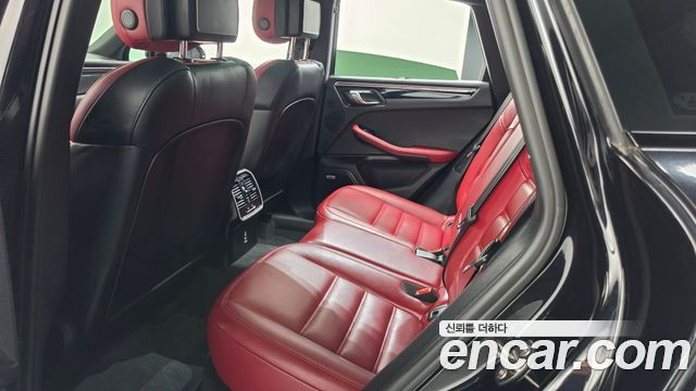 Porsche Macan 2022 — photo 11