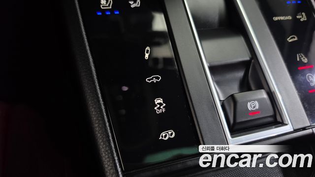 Porsche Macan 2022 — photo 12