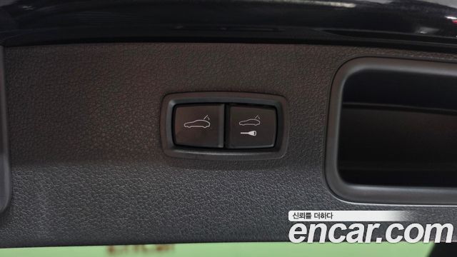 Porsche Macan 2022 — photo 20