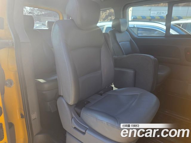 Hyundai Starex 2017 — photo 12