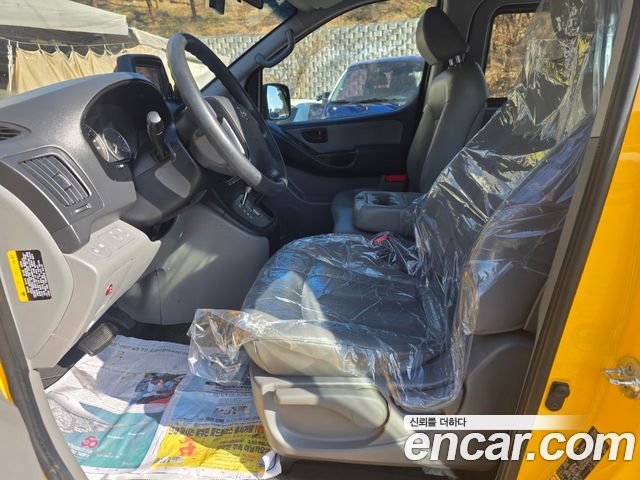 Hyundai Starex 2017 — photo 13