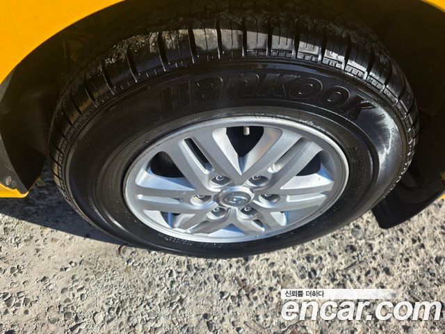 Hyundai Starex 2017 — photo 14