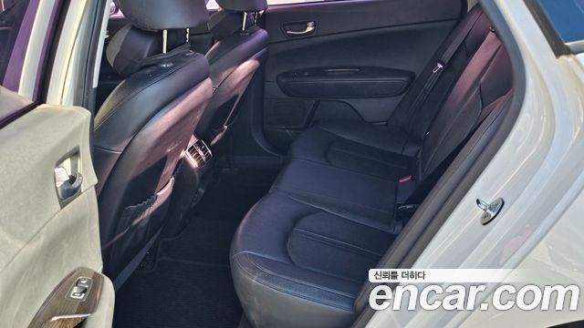 Kia K5 2016 — photo 9