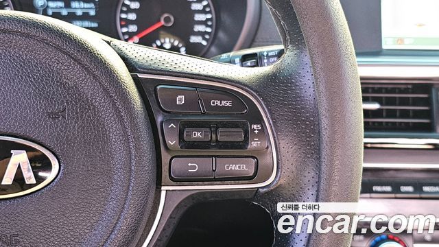 Kia K5 2016 — photo 14
