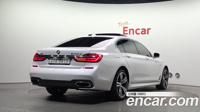BMW 7-Series 2018 — photo 2