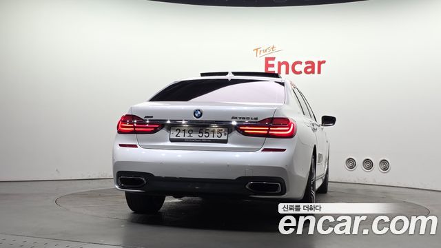 BMW 7-Series 2018 — photo 4