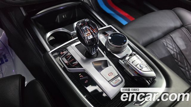 BMW 7-Series 2018 — photo 9