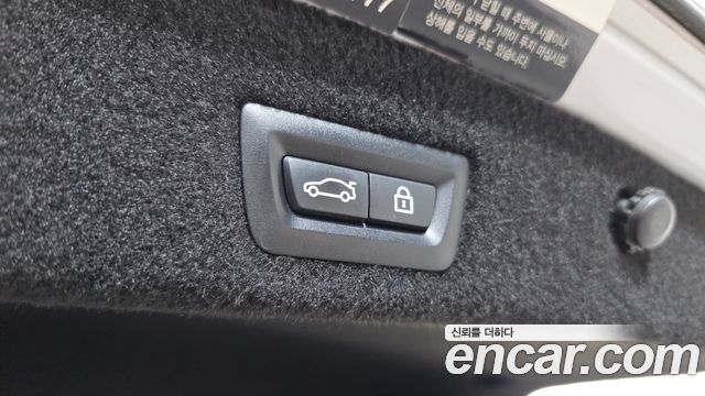 BMW 7-Series 2018 — photo 20