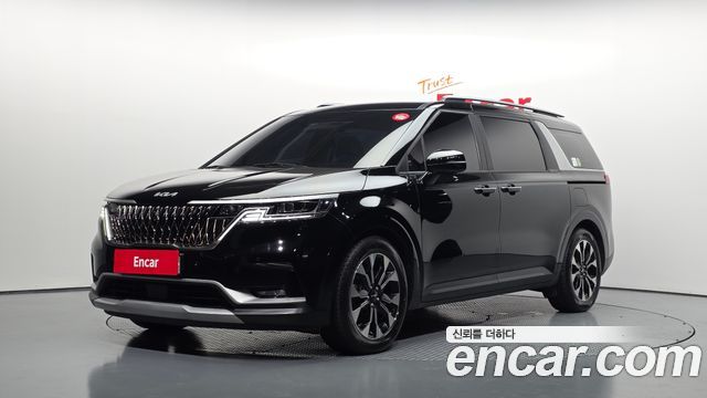 Kia Canival 2023 — photo 1