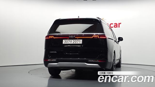 Kia Canival 2023 — photo 4
