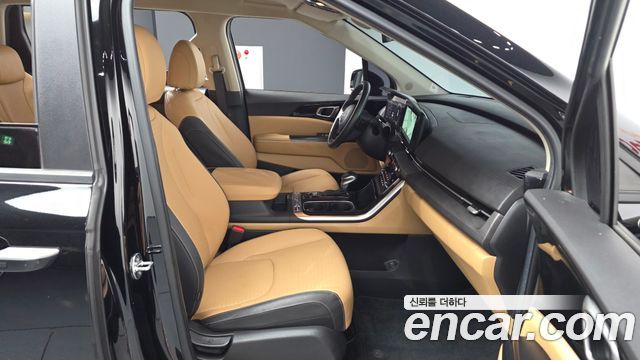 Kia Canival 2023 — photo 17
